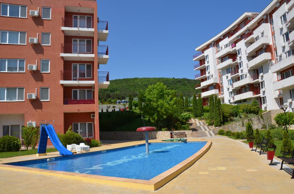 Single Private Apartments In Marina View Fort Beach Sveti Vlas Eksteriør billede