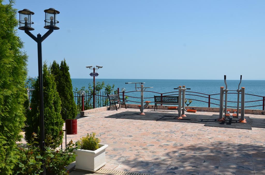 Single Private Apartments In Marina View Fort Beach Sveti Vlas Eksteriør billede