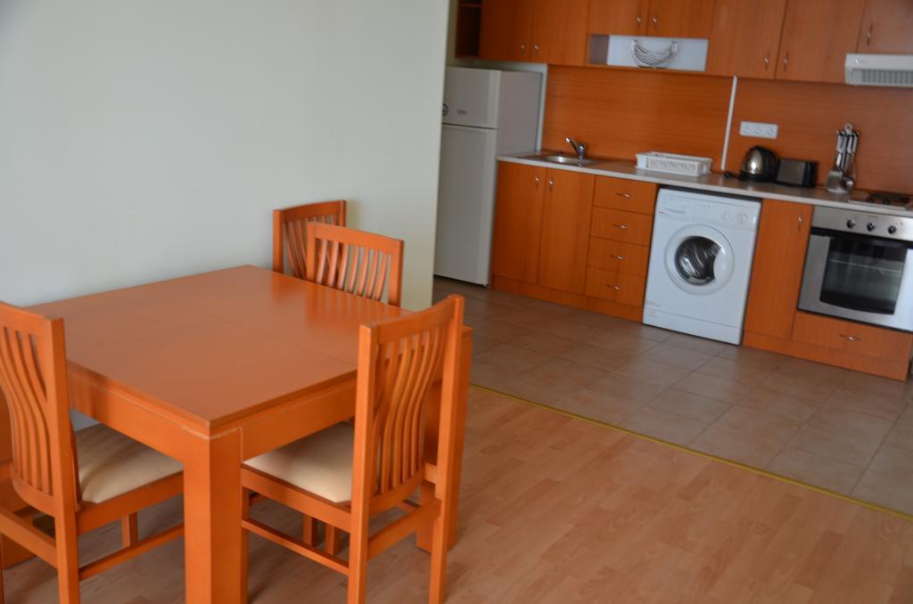 Single Private Apartments In Marina View Fort Beach Sveti Vlas Eksteriør billede