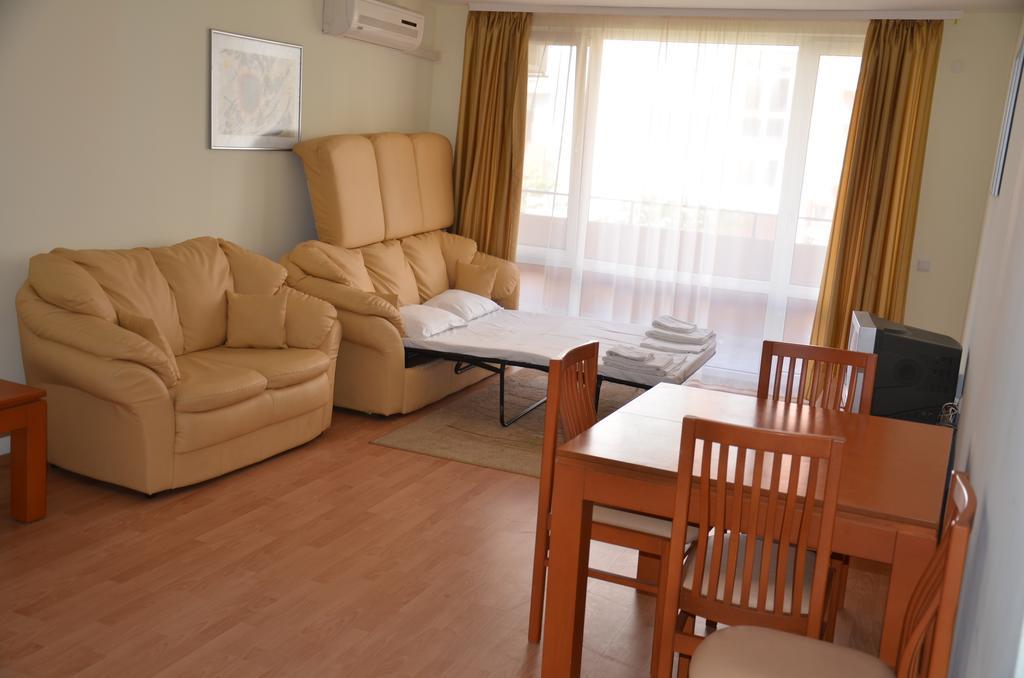 Single Private Apartments In Marina View Fort Beach Sveti Vlas Eksteriør billede