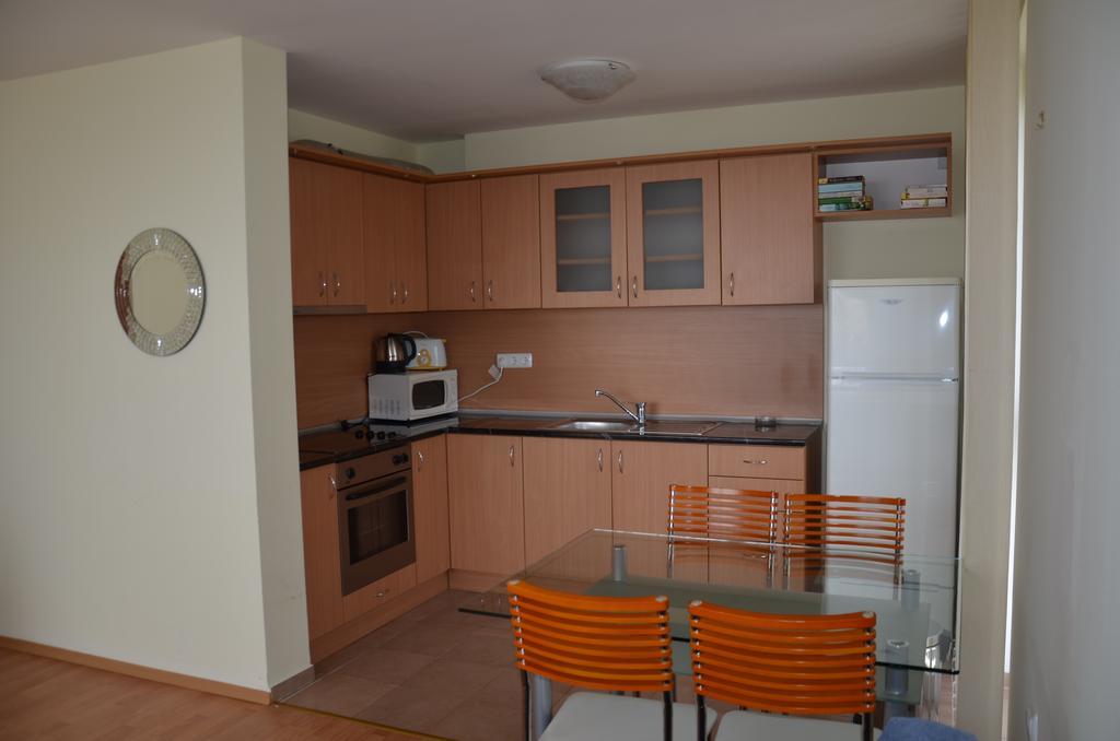 Single Private Apartments In Marina View Fort Beach Sveti Vlas Eksteriør billede