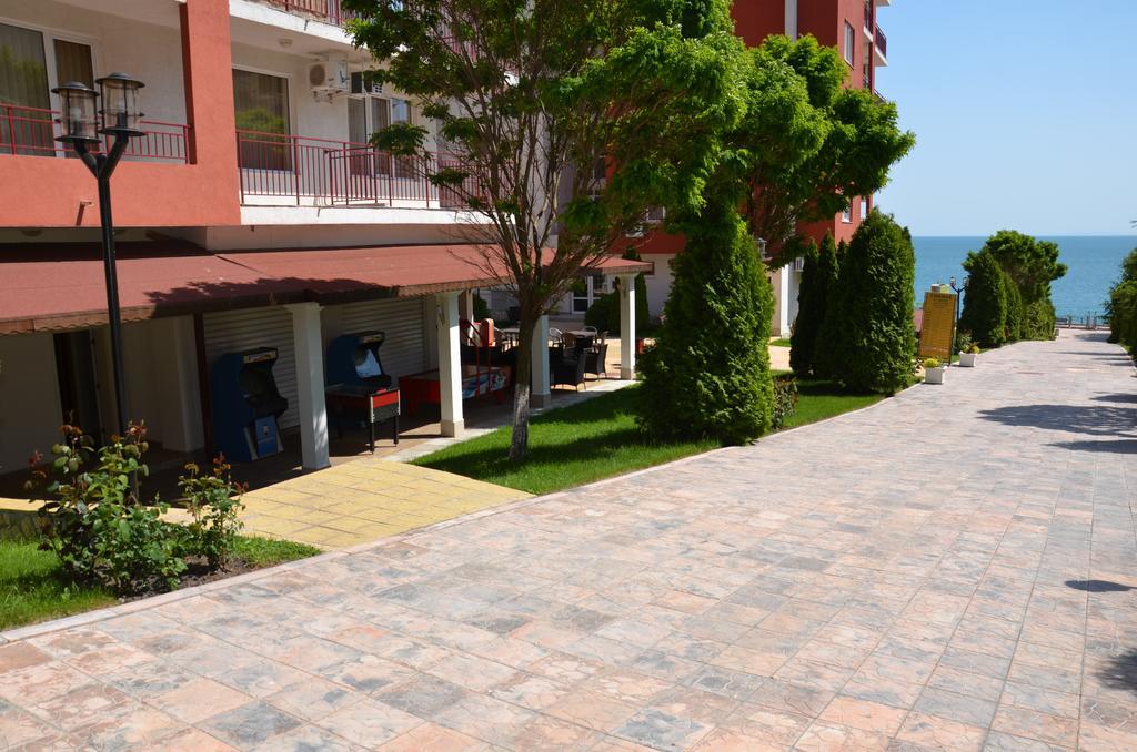 Single Private Apartments In Marina View Fort Beach Sveti Vlas Eksteriør billede