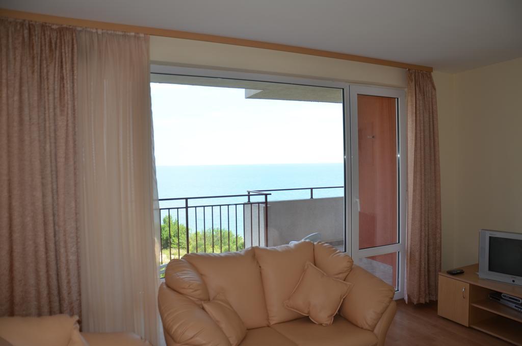 Single Private Apartments In Marina View Fort Beach Sveti Vlas Eksteriør billede