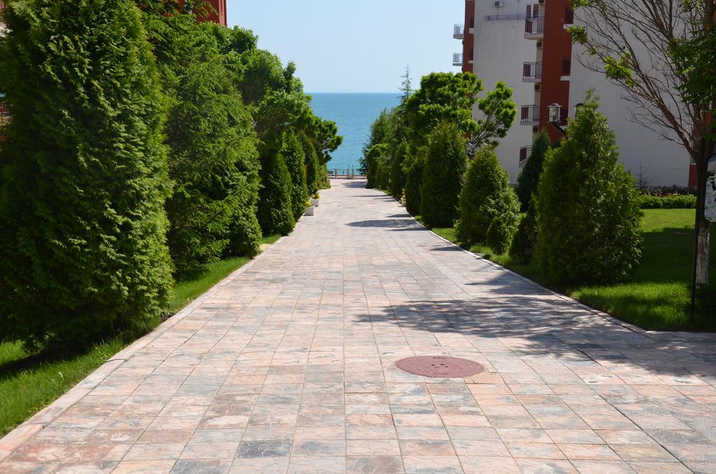 Single Private Apartments In Marina View Fort Beach Sveti Vlas Eksteriør billede