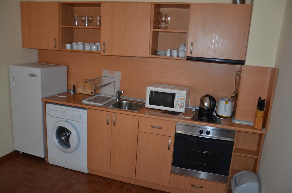 Single Private Apartments In Marina View Fort Beach Sveti Vlas Eksteriør billede