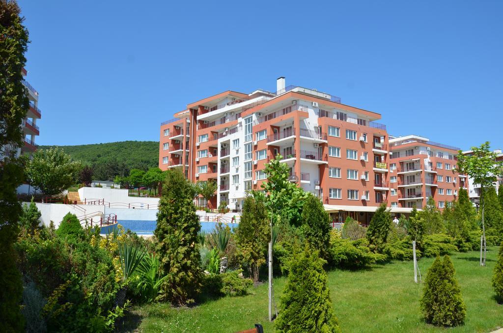 Single Private Apartments In Marina View Fort Beach Sveti Vlas Eksteriør billede