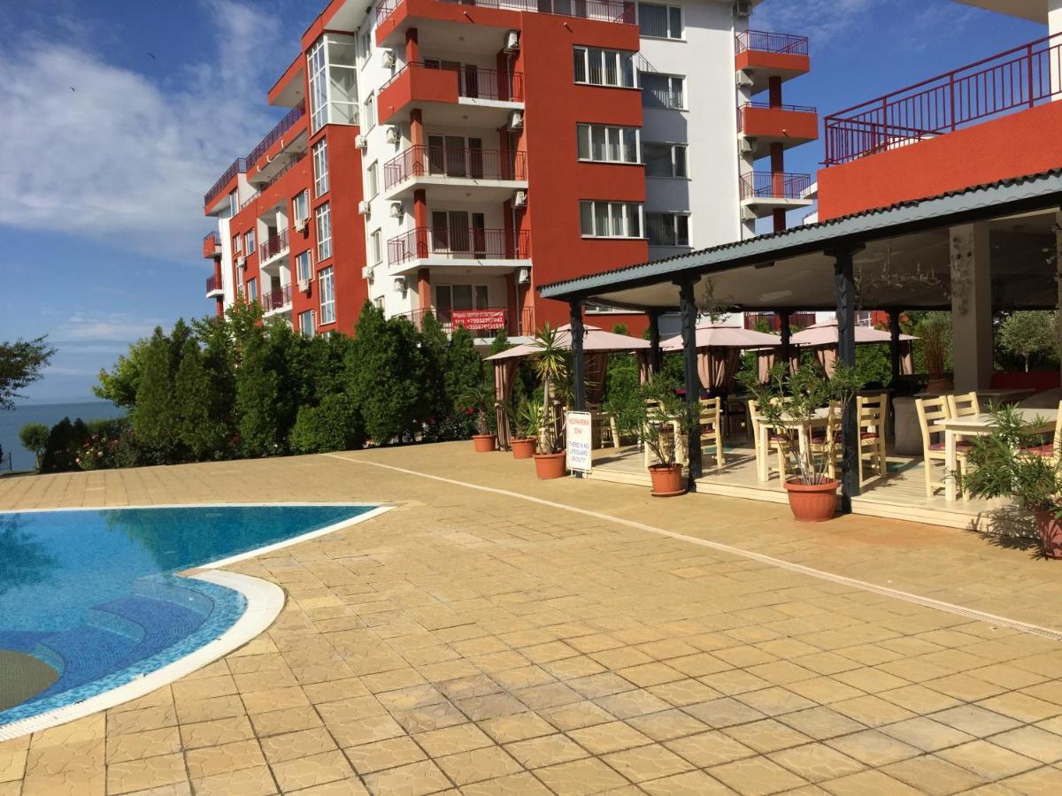 Single Private Apartments In Marina View Fort Beach Sveti Vlas Eksteriør billede